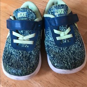 Boys Nike flex contact